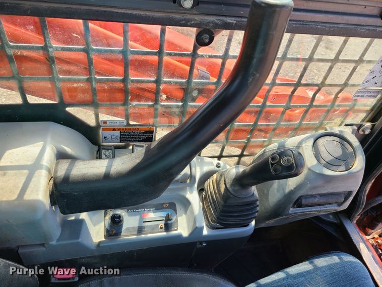 image for item GO9305 2014 Kubota SVL75-2  tracked skid steer loader