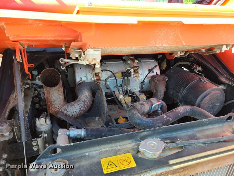 image for item GO9305 2014 Kubota SVL75-2  tracked skid steer loader