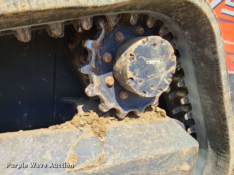 image for item GO9305 2014 Kubota SVL75-2  tracked skid steer loader