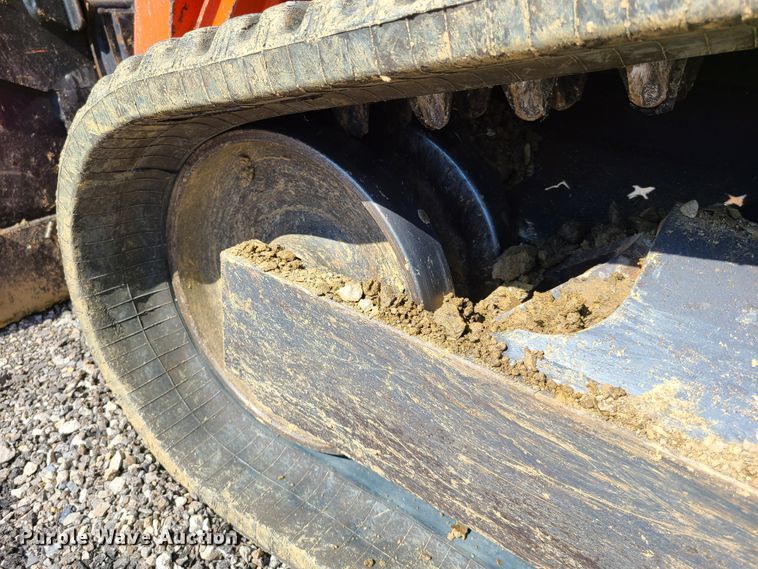 image for item GO9305 2014 Kubota SVL75-2  tracked skid steer loader