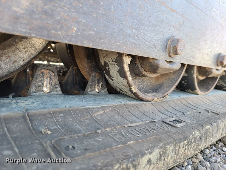 image for item GO9305 2014 Kubota SVL75-2  tracked skid steer loader