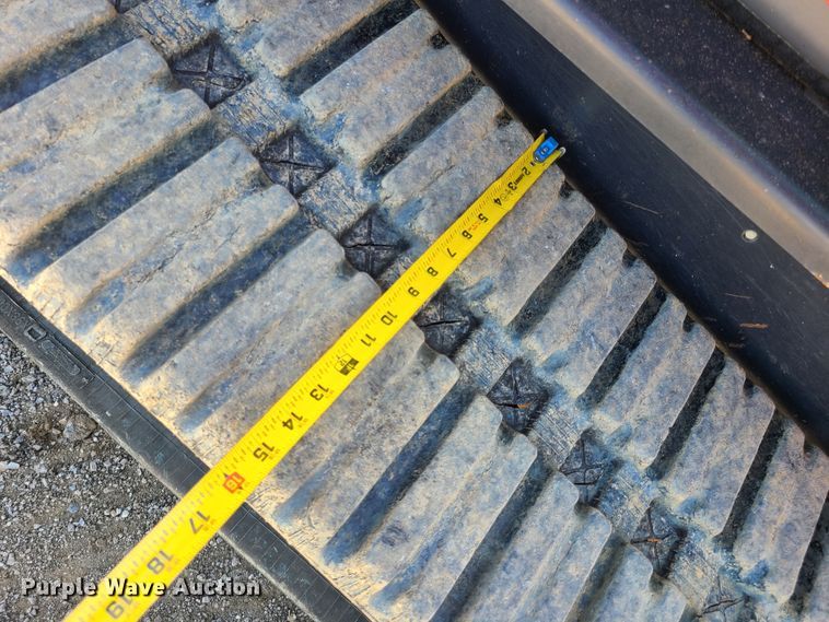 image for item GO9305 2014 Kubota SVL75-2  tracked skid steer loader