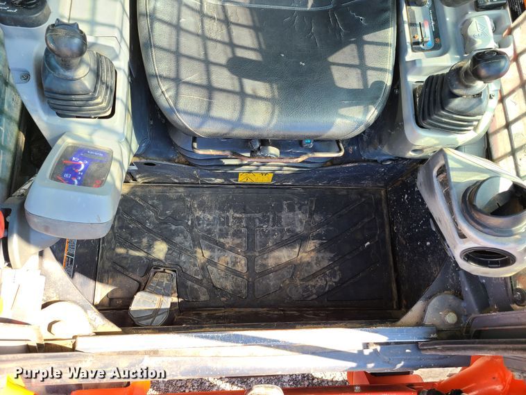 image for item GO9306 2016 Kubota SVL75-2  tracked skid steer loader