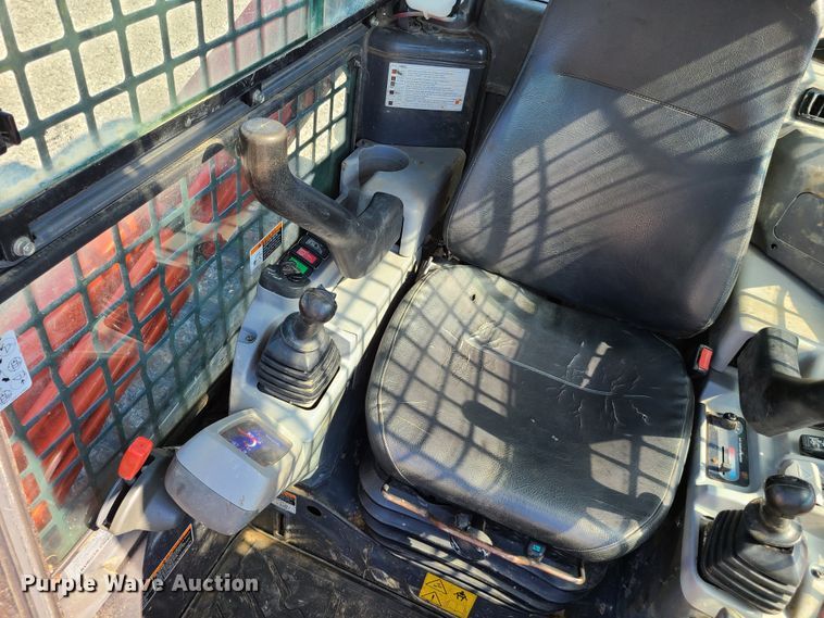 image for item GO9306 2016 Kubota SVL75-2  tracked skid steer loader