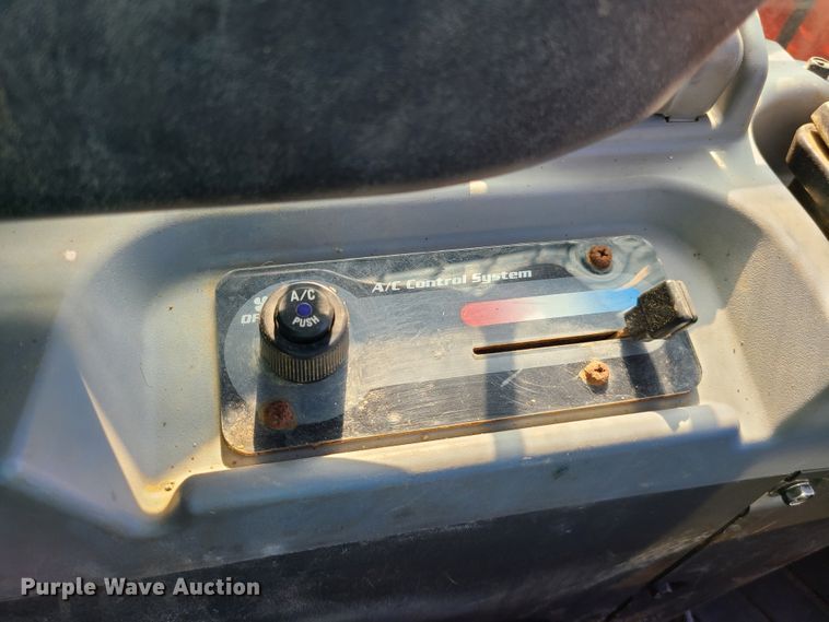 image for item GO9306 2016 Kubota SVL75-2  tracked skid steer loader