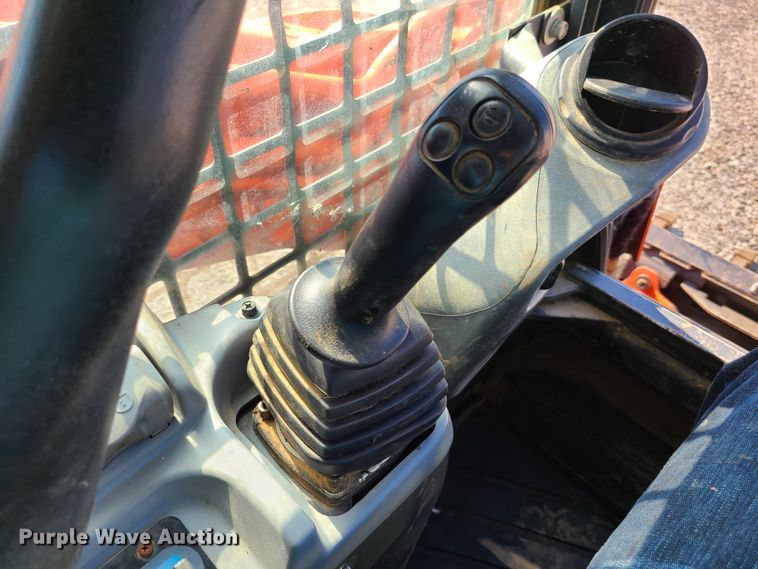 image for item GO9306 2016 Kubota SVL75-2  tracked skid steer loader