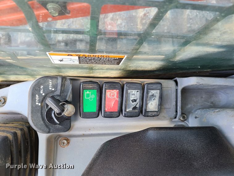 image for item GO9306 2016 Kubota SVL75-2  tracked skid steer loader