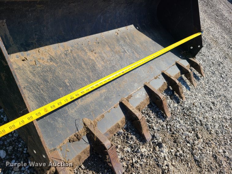 image for item GO9306 2016 Kubota SVL75-2  tracked skid steer loader