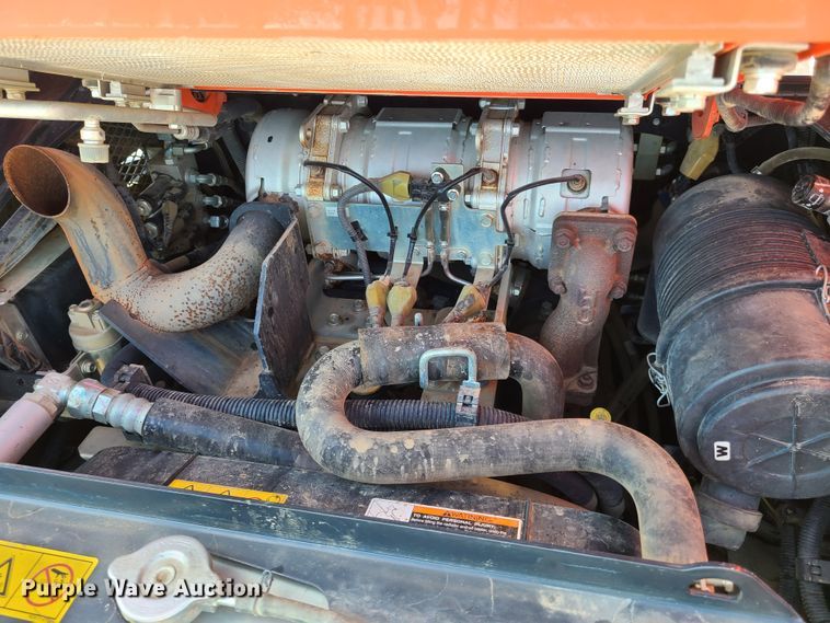 image for item GO9306 2016 Kubota SVL75-2  tracked skid steer loader