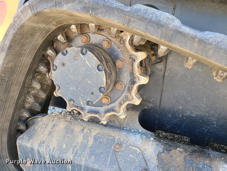 image for item GO9306 2016 Kubota SVL75-2  tracked skid steer loader