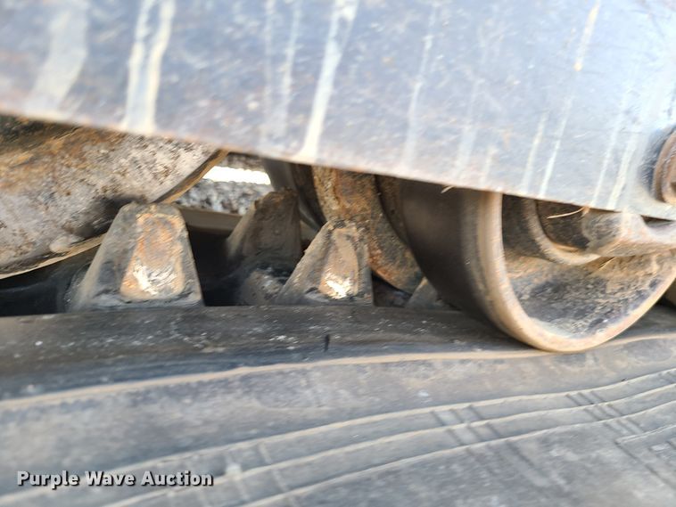 image for item GO9306 2016 Kubota SVL75-2  tracked skid steer loader