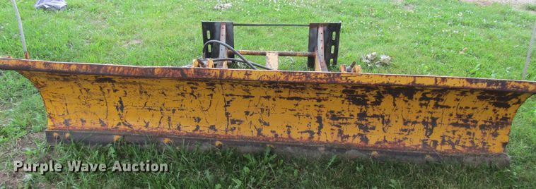 image for item GQ9043 9'W skid steer snow plow