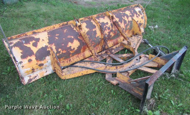 image for item GQ9043 9'W skid steer snow plow