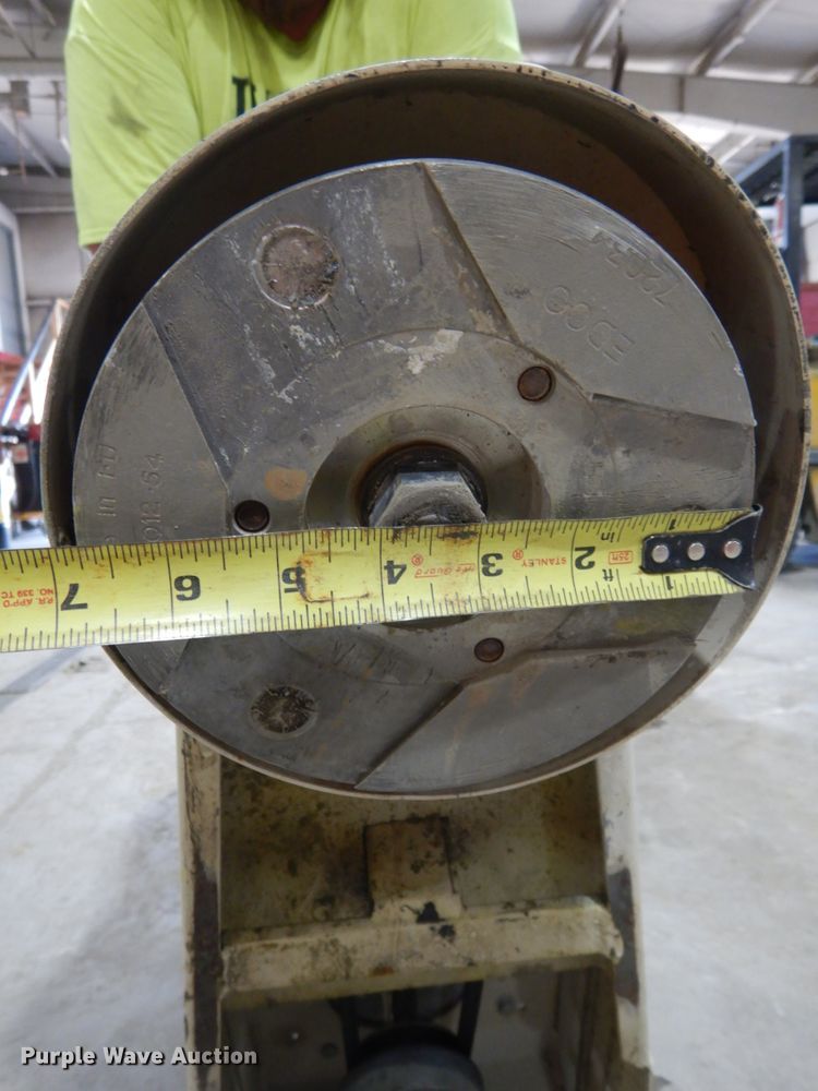 image for item GQ9733 2006 Edco TG7-5.5H disk grinder