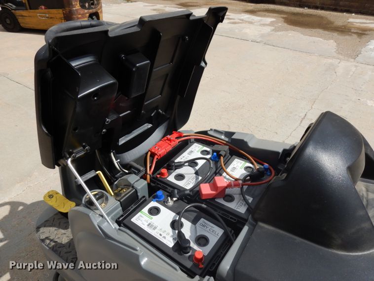 image for item GQ9739 2018 Karcher B90RR65 floor scrubber