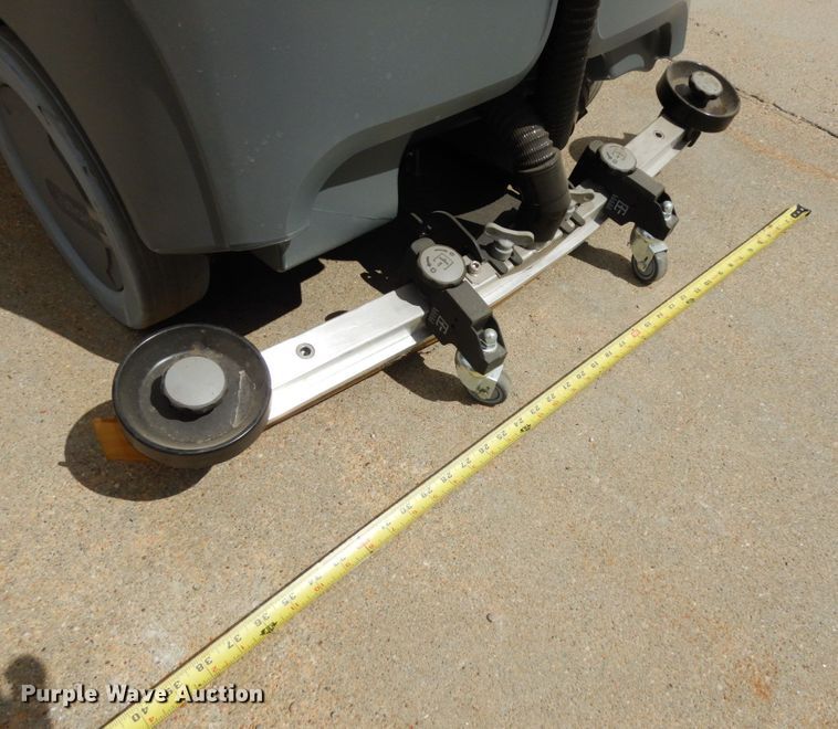 image for item GQ9739 2018 Karcher B90RR65 floor scrubber