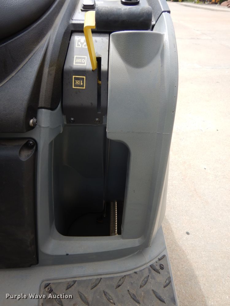 image for item GQ9739 2018 Karcher B90RR65 floor scrubber