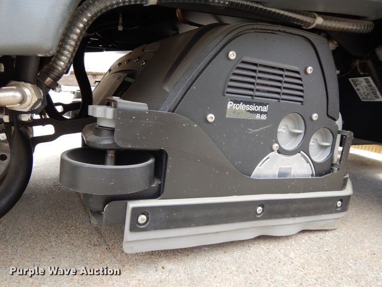 image for item GQ9739 2018 Karcher B90RR65 floor scrubber