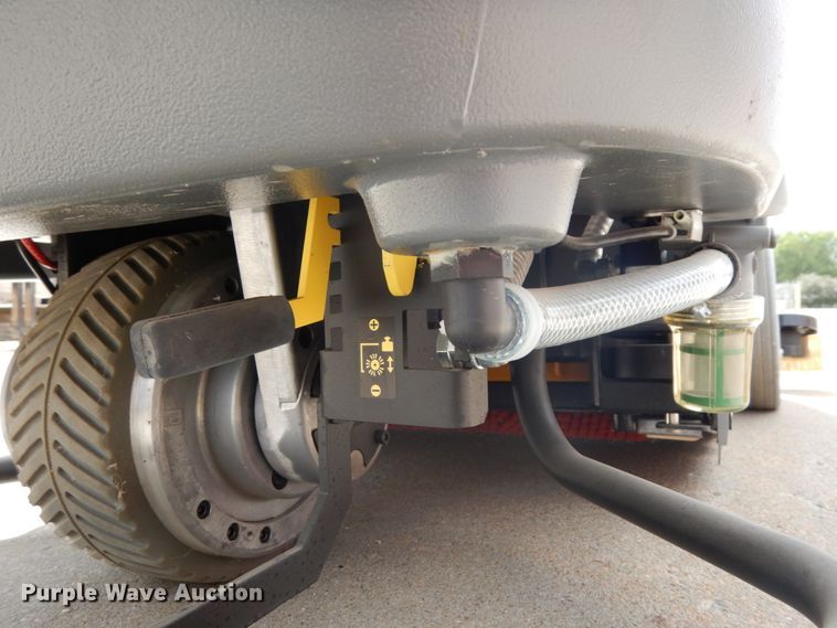 image for item GQ9739 2018 Karcher B90RR65 floor scrubber