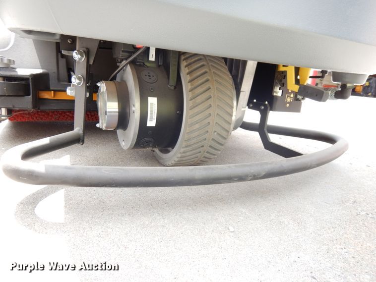 image for item GQ9739 2018 Karcher B90RR65 floor scrubber