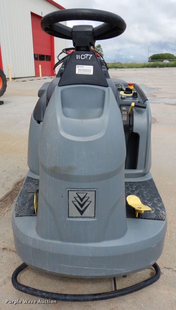 image for item GQ9740 2017 Karcher B90RR65 floor scrubber