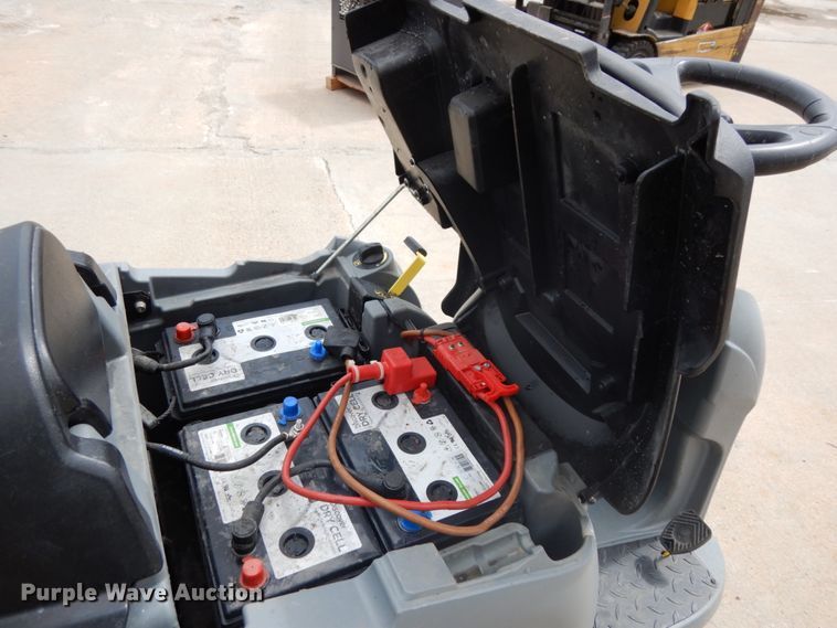 image for item GQ9740 2017 Karcher B90RR65 floor scrubber