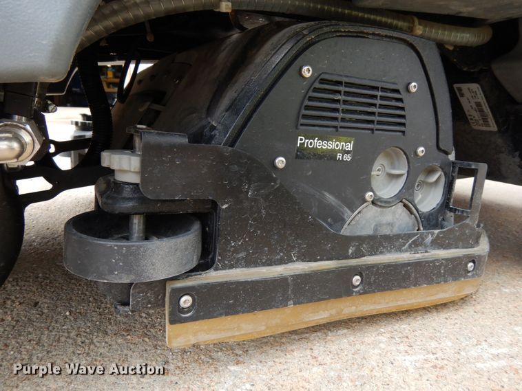 image for item GQ9740 2017 Karcher B90RR65 floor scrubber