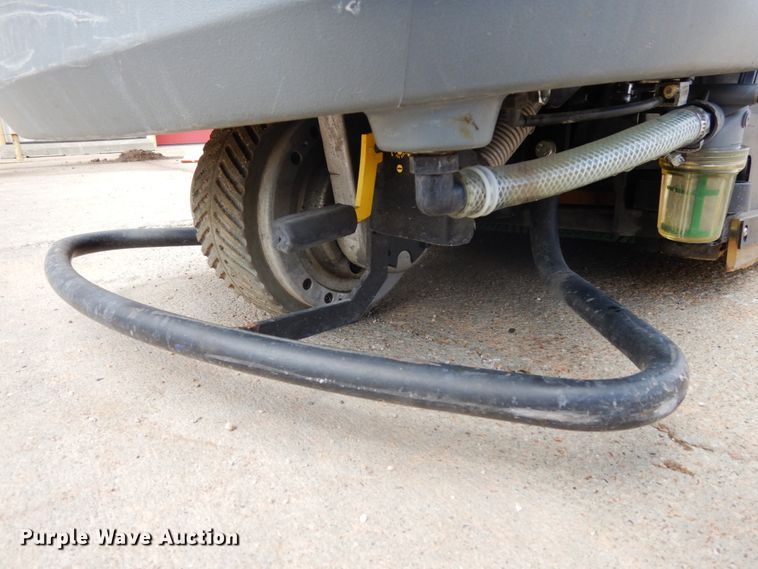 image for item GQ9740 2017 Karcher B90RR65 floor scrubber