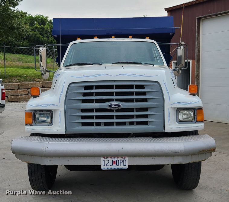 image for item GT9030 1998 Ford F800  dump truck