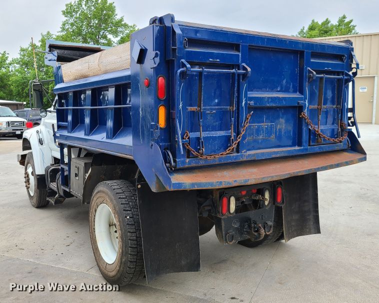 image for item GT9030 1998 Ford F800  dump truck
