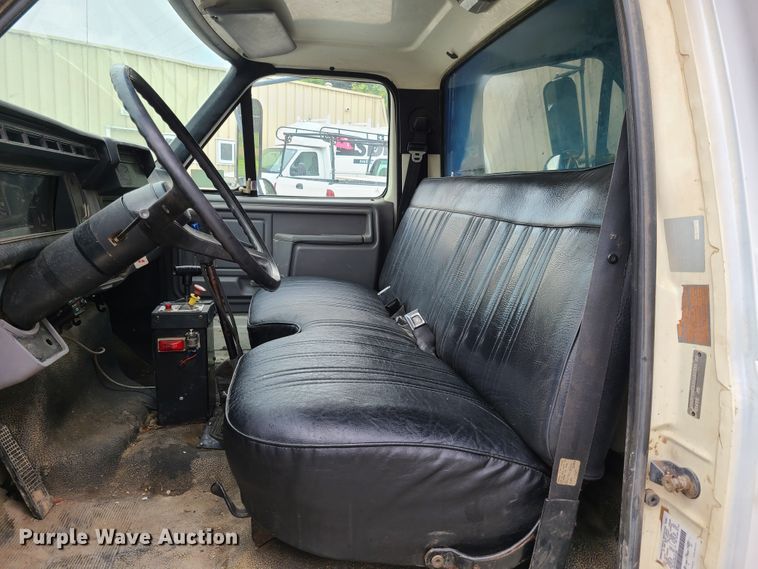 image for item GT9030 1998 Ford F800  dump truck