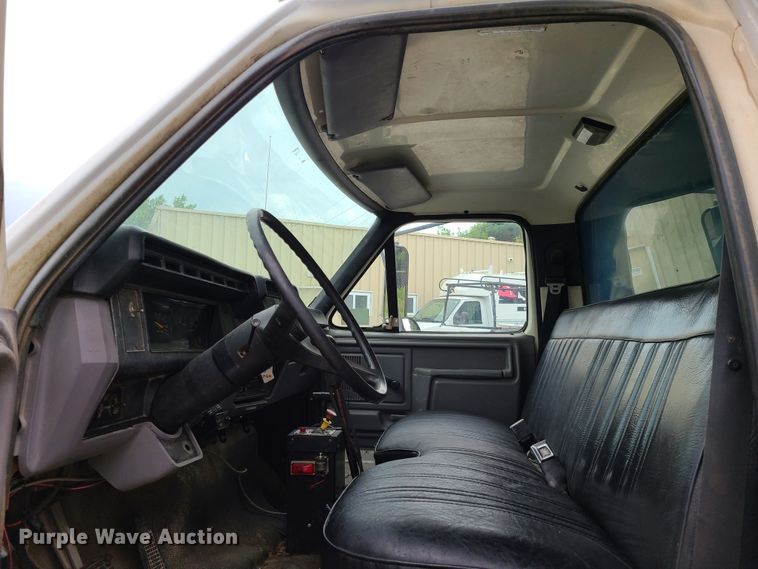 image for item GT9030 1998 Ford F800  dump truck