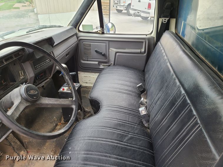 image for item GT9030 1998 Ford F800  dump truck