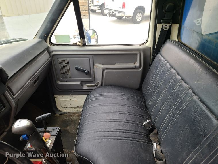 image for item GT9030 1998 Ford F800  dump truck