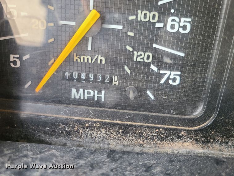 image for item GT9030 1998 Ford F800  dump truck