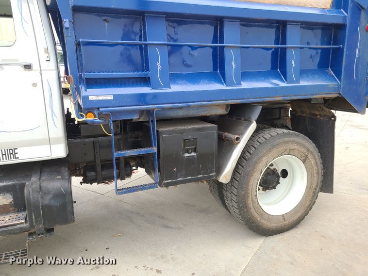 image for item GT9030 1998 Ford F800  dump truck