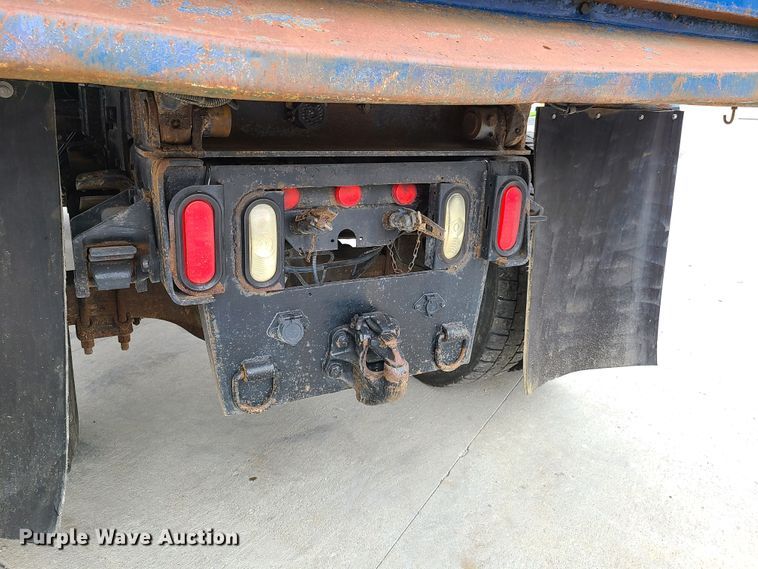 image for item GT9030 1998 Ford F800  dump truck