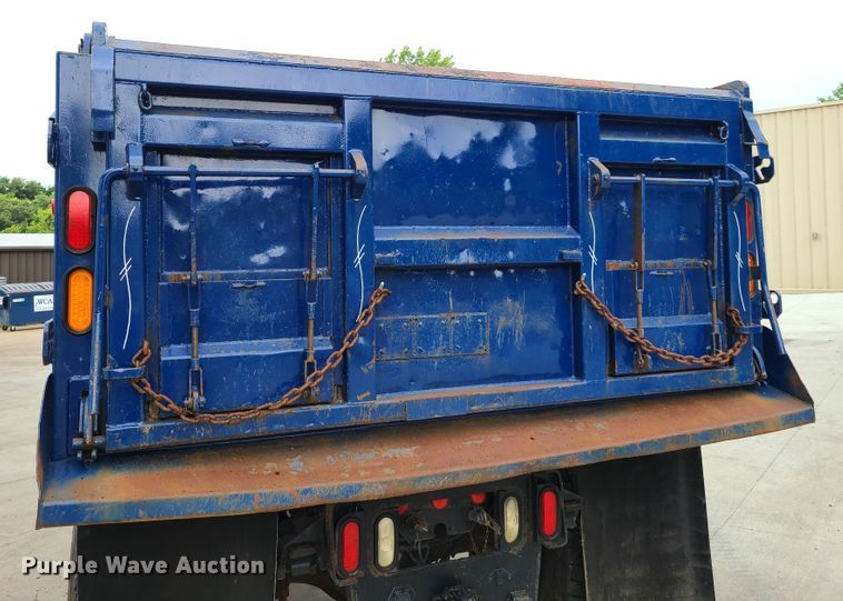 image for item GT9030 1998 Ford F800  dump truck