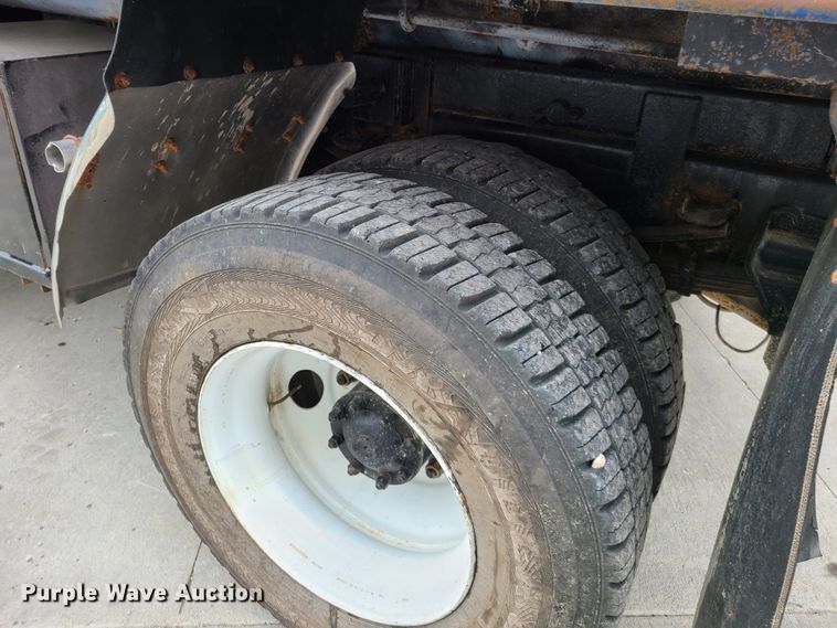 image for item GT9030 1998 Ford F800  dump truck