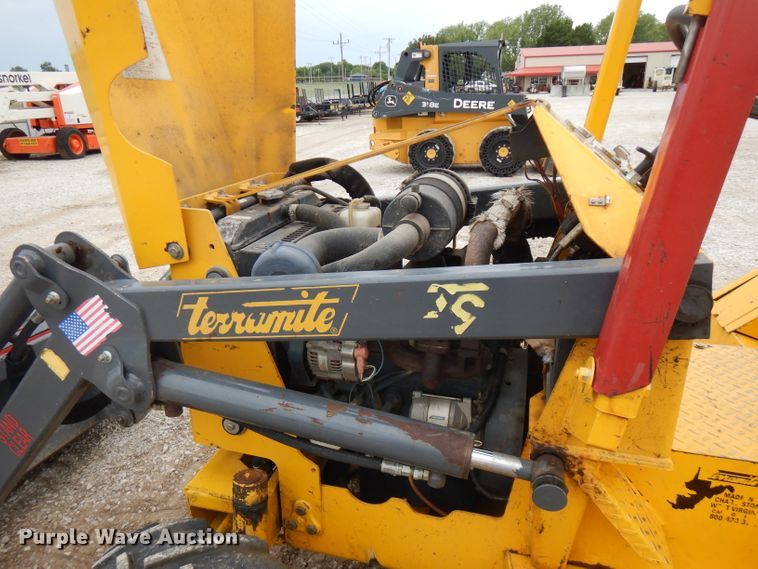 2016 Terramite T9 backhoe in Joplin, MO Item GT9445 sold Purple Wave