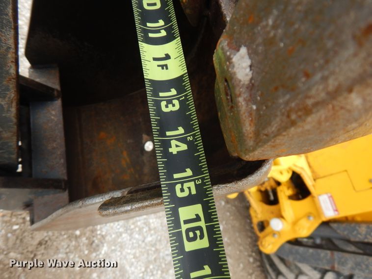 image for item GT9445 2016 Terramite T9  backhoe