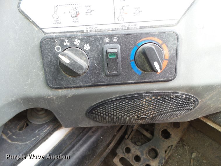 image for item GX9148 2016 Bobcat T590  tracked skid steer loader