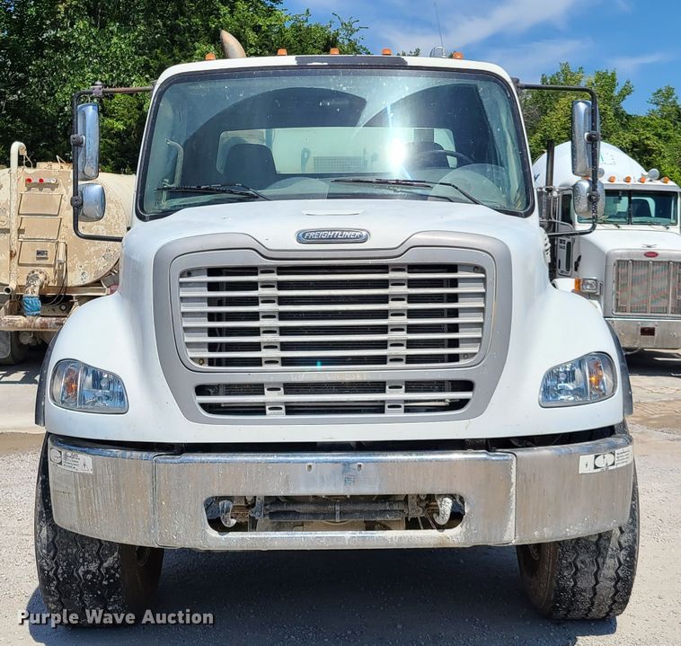 image for item GX9278 2007 Freightliner Business Class M2  ready mix truck