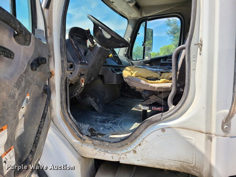 image for item GX9278 2007 Freightliner Business Class M2  ready mix truck