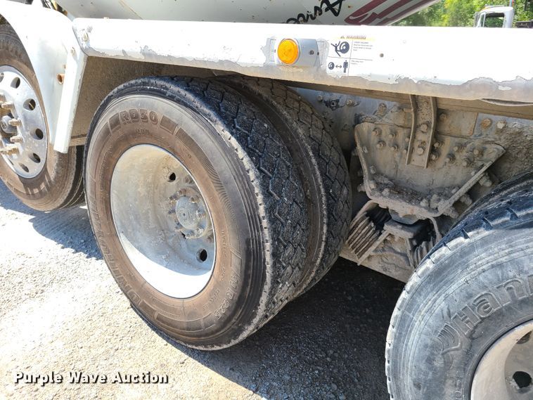 image for item GX9278 2007 Freightliner Business Class M2  ready mix truck