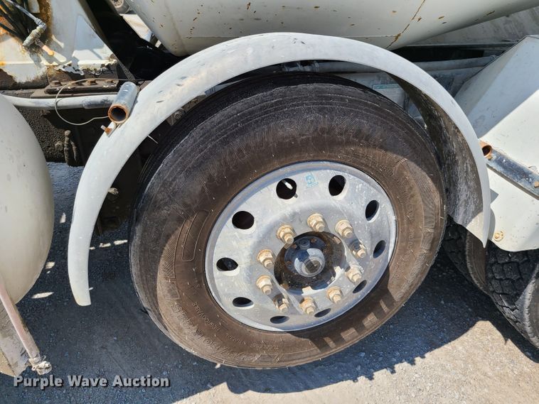 image for item GX9278 2007 Freightliner Business Class M2  ready mix truck