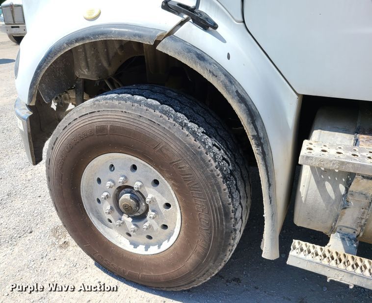 image for item GX9278 2007 Freightliner Business Class M2  ready mix truck