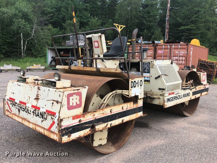 image for item H1571 1993 Ingersoll Rand DD110  vibratory double drum roller