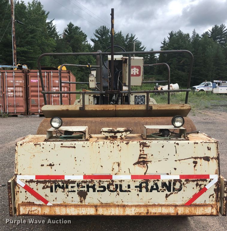 image for item H1571 1993 Ingersoll Rand DD110  vibratory double drum roller