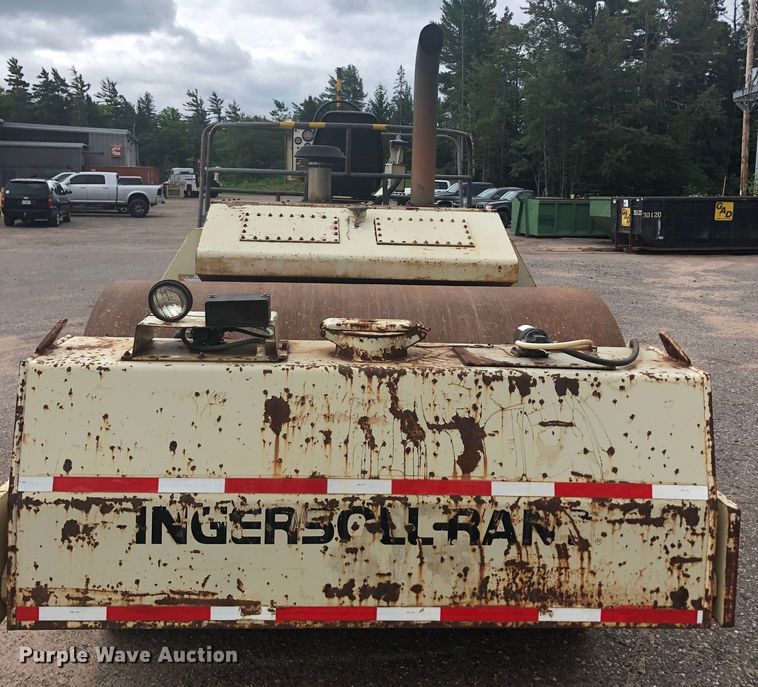 image for item H1571 1993 Ingersoll Rand DD110  vibratory double drum roller